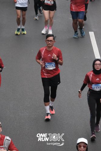 Race photo from ONE RUN 10 K