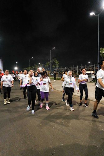 Race photo from PIK NITE RUN VIBES