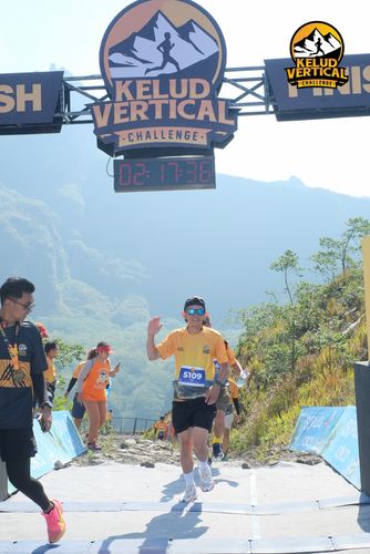 Race photo from Kelud Vertical Challenge 2024