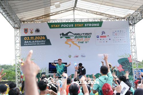 Race photo from Arutmin Borneo Run 2024