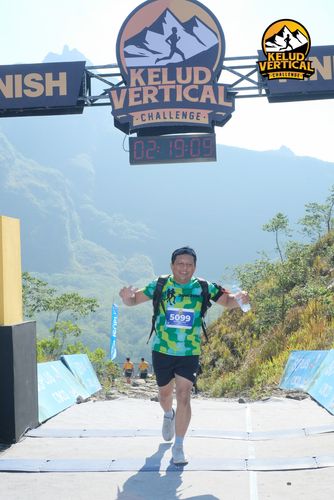 Race photo from Kelud Vertical Challenge 2024