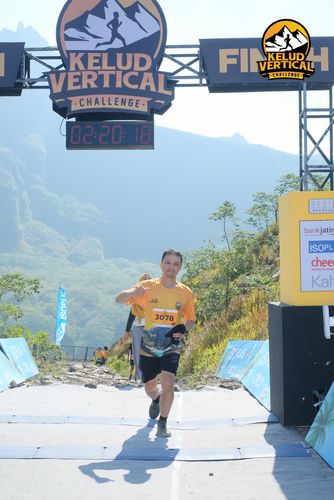 Race photo from Kelud Vertical Challenge 2024