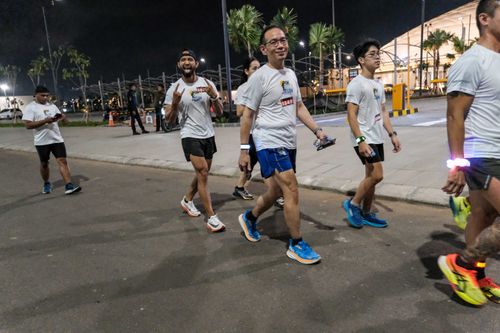 Race photo from PIK NITE RUN VIBES