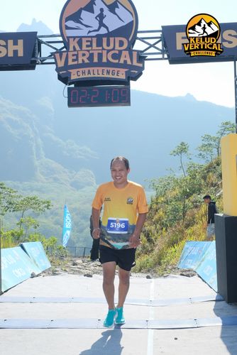Race photo from Kelud Vertical Challenge 2024