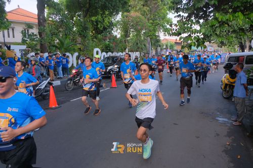 Race photo from Isoplus Run 2024 Surabaya