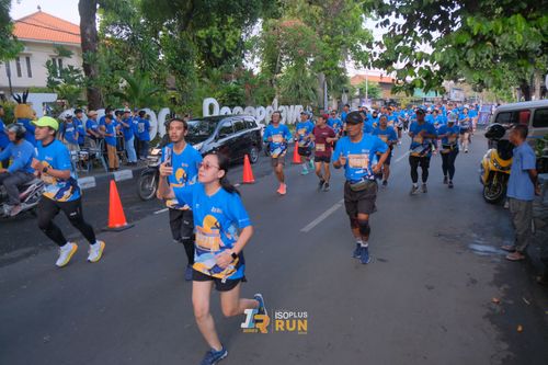 Race photo from Isoplus Run 2024 Surabaya