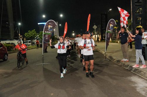 Race photo from PIK NITE RUN VIBES
