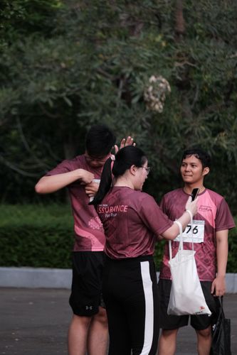 Race photo from Assurance Fun Run 2024
