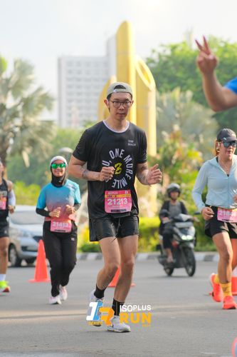 Race photo from Isoplus Run 2024 Surabaya