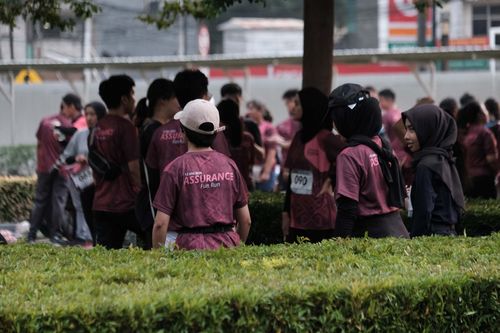 Race photo from Assurance Fun Run 2024