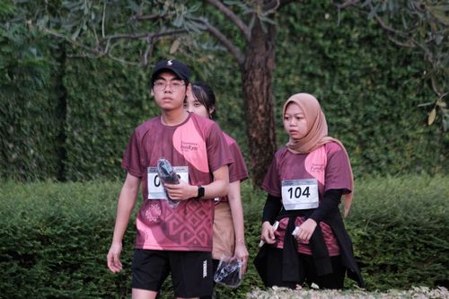 Race photo from Assurance Fun Run 2024