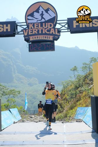 Race photo from Kelud Vertical Challenge 2024