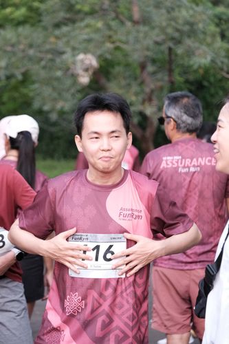 Race photo from Assurance Fun Run 2024