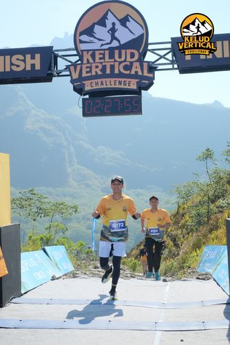 Race photo from Kelud Vertical Challenge 2024