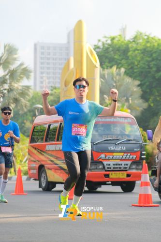 Race photo from Isoplus Run 2024 Surabaya