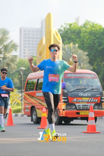 Race photo from Isoplus Run 2024 Surabaya