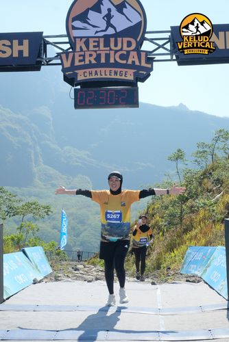 Race photo from Kelud Vertical Challenge 2024