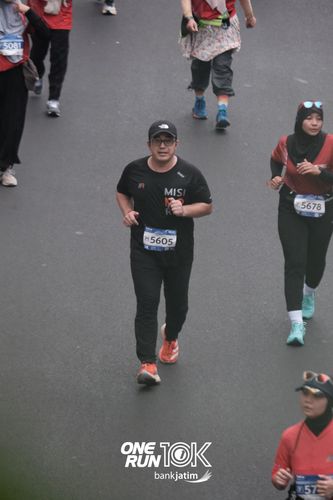 Race photo from ONE RUN 10 K