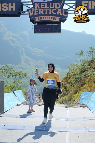 Race photo from Kelud Vertical Challenge 2024