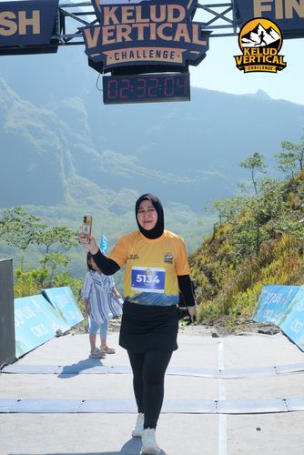 Race photo from Kelud Vertical Challenge 2024