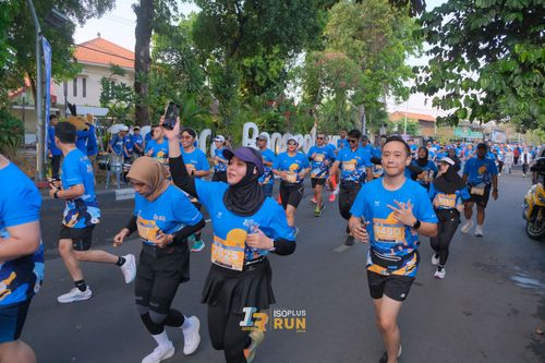 Race photo from Isoplus Run 2024 Surabaya