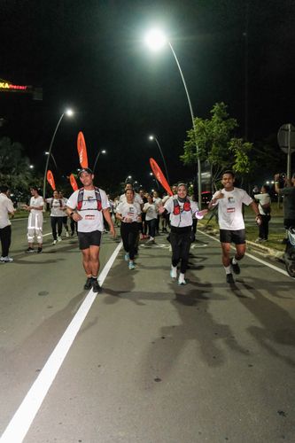 Race photo from PIK NITE RUN VIBES