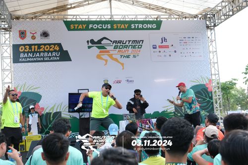 Race photo from Arutmin Borneo Run 2024