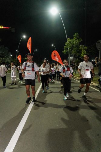 Race photo from PIK NITE RUN VIBES