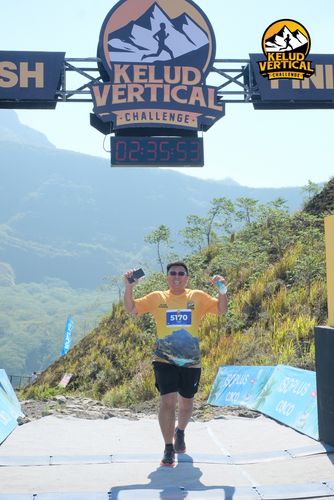 Race photo from Kelud Vertical Challenge 2024