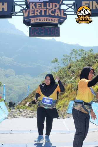 Race photo from Kelud Vertical Challenge 2024