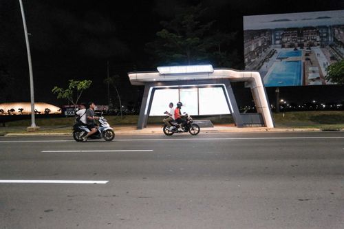 Race photo from PIK NITE RUN VIBES