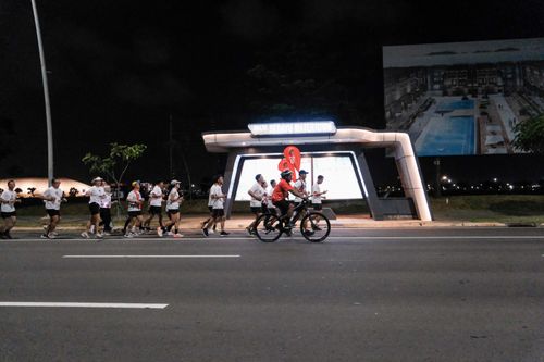 Race photo from PIK NITE RUN VIBES