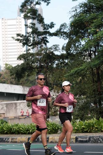 Race photo from Assurance Fun Run 2024