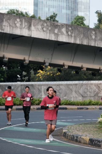 Race photo from Assurance Fun Run 2024