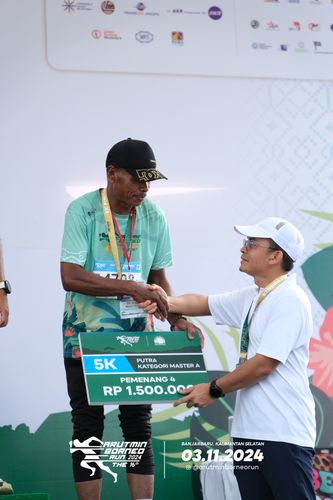 Race photo from Arutmin Borneo Run 2024