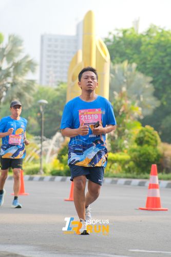 Race photo from Isoplus Run 2024 Surabaya