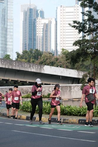 Race photo from Assurance Fun Run 2024