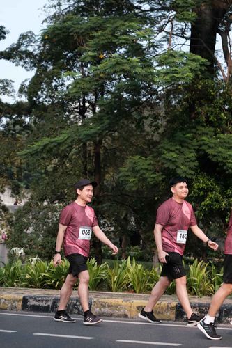Race photo from Assurance Fun Run 2024