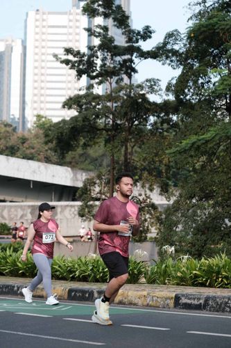 Race photo from Assurance Fun Run 2024