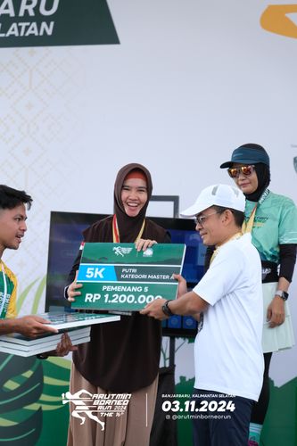 Race photo from Arutmin Borneo Run 2024