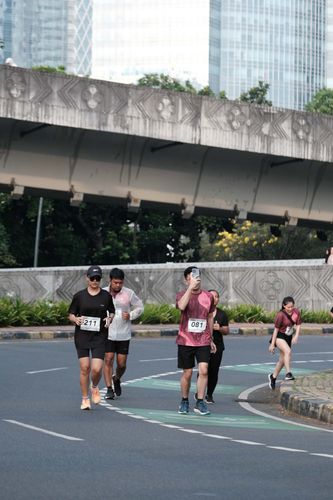 Race photo from Assurance Fun Run 2024