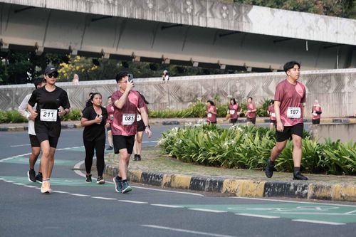 Race photo from Assurance Fun Run 2024