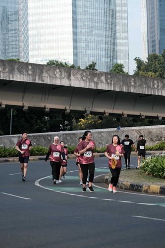 Race photo from Assurance Fun Run 2024