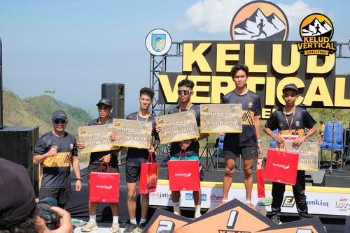 Race photo from Kelud Vertical Challenge 2024