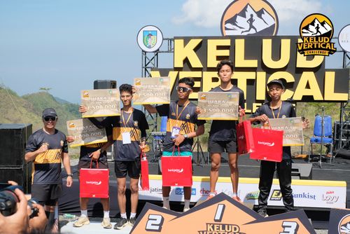Race photo from Kelud Vertical Challenge 2024