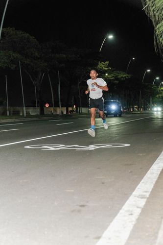 Race photo from PIK NITE RUN VIBES