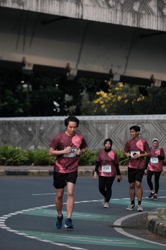 Race photo from Assurance Fun Run 2024