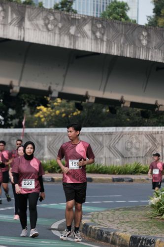 Race photo from Assurance Fun Run 2024