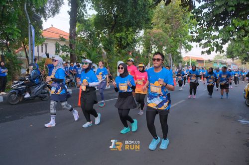 Race photo from Isoplus Run 2024 Surabaya