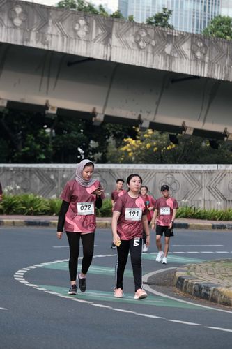 Race photo from Assurance Fun Run 2024